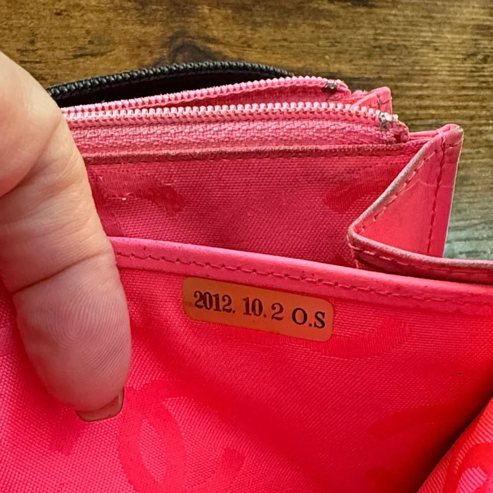 Chanel Black Quilted Zip Wallet w/COA & intact holo - Picture 11 of 16